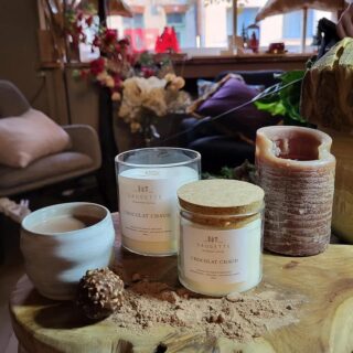 Vente des bougies Saugette (chocolat chaud). Un Parfum subtil et une création originale. Bougie fabrication Française, Cire de Soja, Mèche de coton, Huile essentielle de Grasse